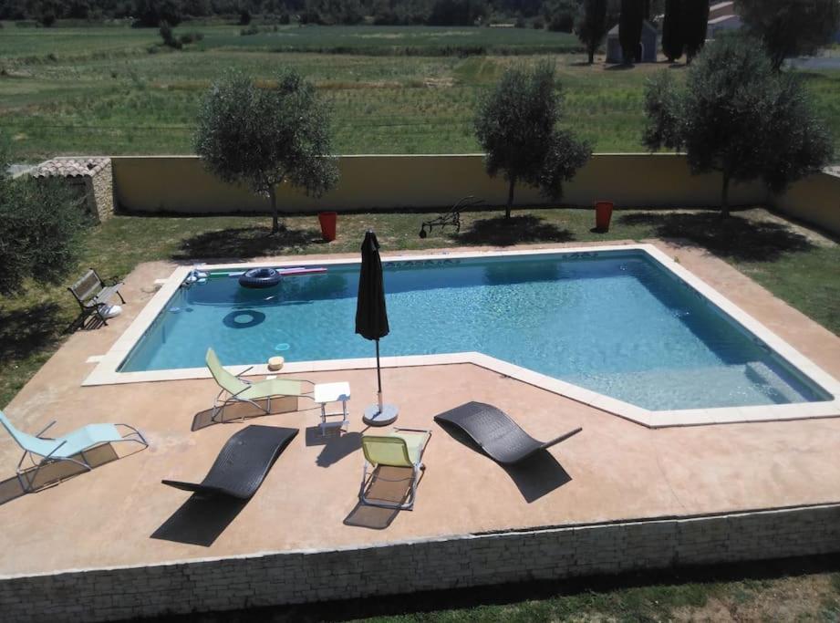 Loue Studio Dans Une Villa Avec Piscine Terrasse Saint-Theodorit Dış mekan fotoğraf